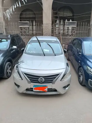 نيسان صنى 2019 فضي أوتوماتيك مستعملة للبيع في القاهرة الكبرى ( القاهرة - الجيزة)