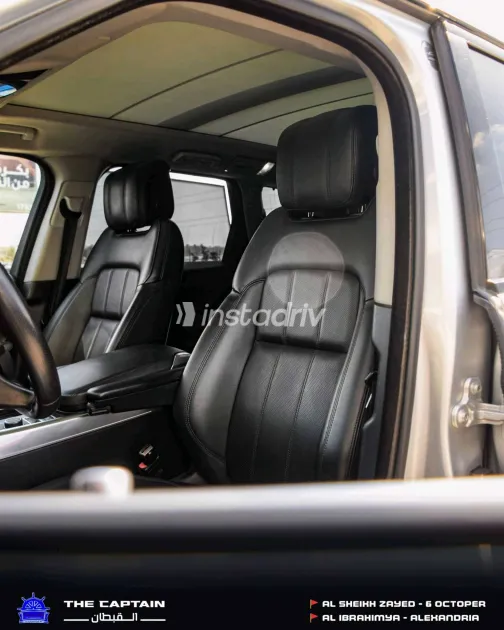 Land Rover Range Rover 2020 Silver Automatic Used for Sale in Greater Cairo ( Cairo + Giza) - 6