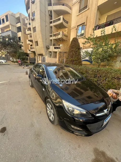 اوبل أسترا 2020 أسود أوتوماتيك مستعملة للبيع في القاهرة الكبرى ( القاهرة - الجيزة) - 3