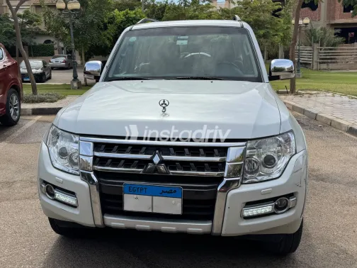 Mitsubishi Pajero 2016 White Automatic Used for Sale in Greater Cairo ( Cairo + Giza) - 6