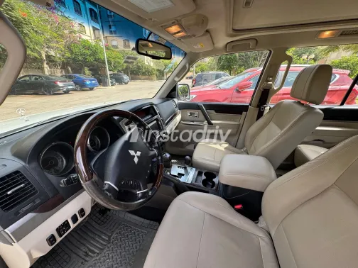 Mitsubishi Pajero 2016 White Automatic Used for Sale in Greater Cairo ( Cairo + Giza) - 7