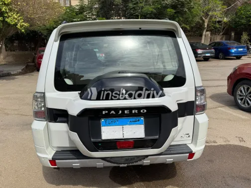 Mitsubishi Pajero 2016 White Automatic Used for Sale in Greater Cairo ( Cairo + Giza) - 9