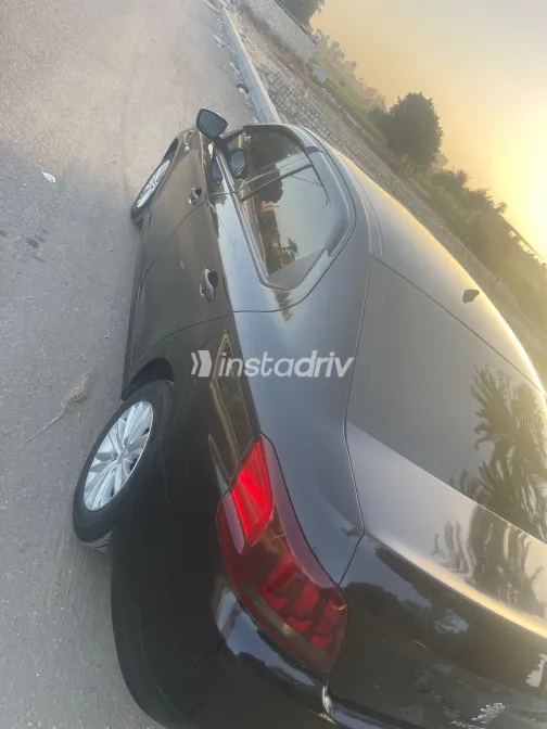 بيجو 301 2019 أسود أوتوماتيك مستعملة للبيع في القاهرة الكبرى ( القاهرة - الجيزة) - 5