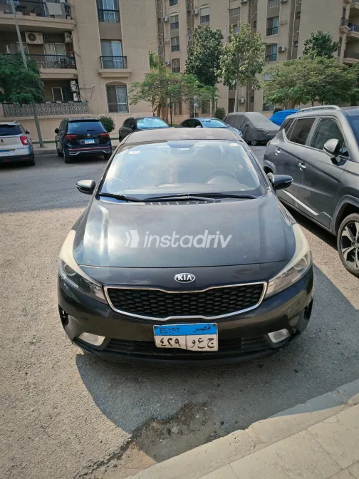 Kia Cerato 2018 Brown Automatic Used for Sale in Greater Cairo ( Cairo + Giza) - 9