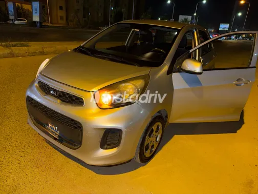 Kia Picanto 2017 Silver Automatic Used for Sale in Greater Cairo ( Cairo + Giza) - 10