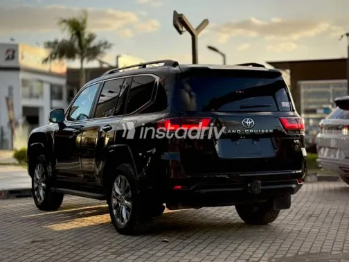 Toyota Land Cruiser 2022 Black Automatic Used for Sale in Giza - 3