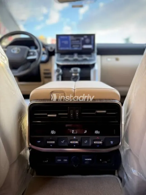 Toyota Land Cruiser 2022 Black Automatic Used for Sale in Giza - 9