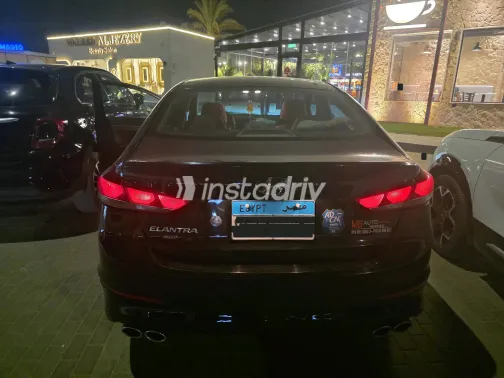 Hyundai Elantra AD 2019 Black Automatic Used for Sale in Greater Cairo ( Cairo + Giza) - 8