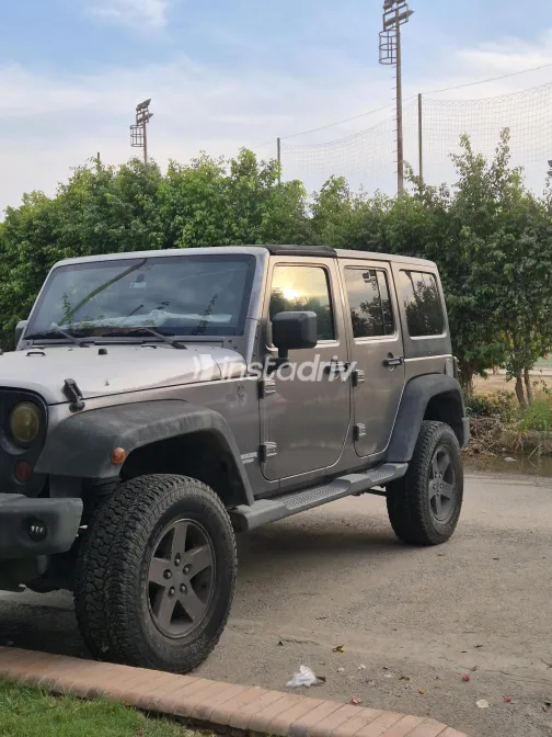 Jeep Wrangler 2012 Gray Automatic Used for Sale in Greater Cairo ( Cairo + Giza) - 10