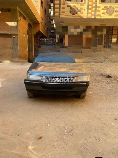 Peugeot 405 1998 White Manual Used for Sale in Cairo - 1