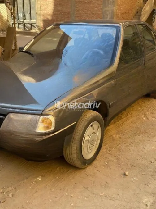 Peugeot 405 1998 White Manual Used for Sale in Cairo - 4