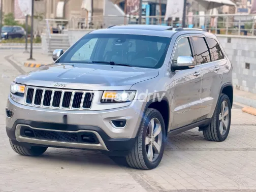 Jeep Grand Cherokee 2016 Silver Automatic Used for Sale in Greater Cairo ( Cairo + Giza) - 3