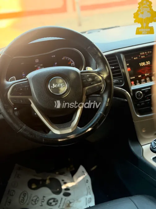 Jeep Grand Cherokee 2016 Silver Automatic Used for Sale in Greater Cairo ( Cairo + Giza) - 8