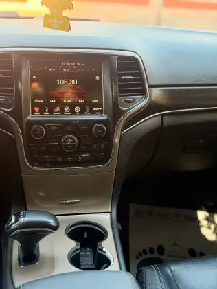 Jeep Grand Cherokee 2016 Silver Automatic Used for Sale in Greater Cairo ( Cairo + Giza)