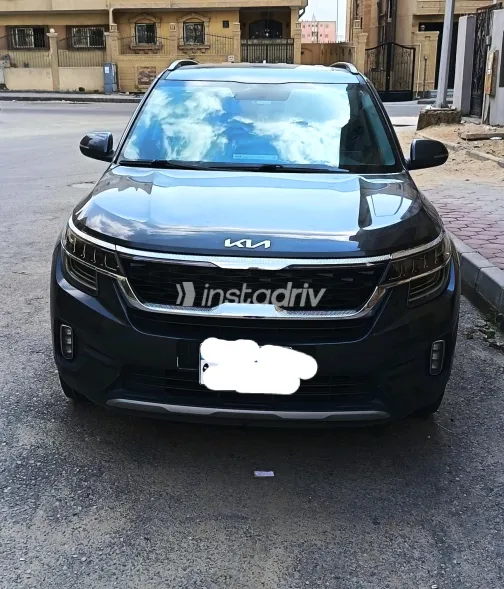 Kia Seltos 2023 Gray Automatic Used for Sale in Greater Cairo ( Cairo + Giza) - 3