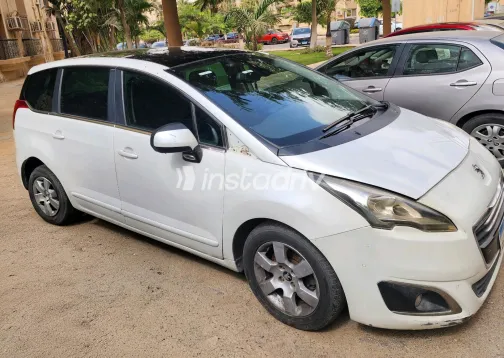 Peugeot 5008 2015 White Automatic Used for Sale in Greater Cairo ( Cairo + Giza) - 5
