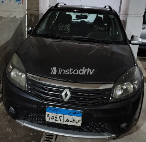 Renault Sandero 2014 Dark Gray Manual Used for Sale in Greater Cairo ( Cairo + Giza) - 2
