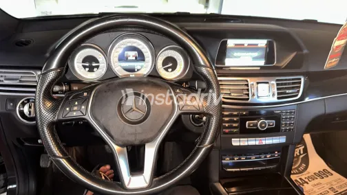 Mercedes E 200 2015 Black Automatic Used for Sale in Greater Cairo ( Cairo + Giza) - 3