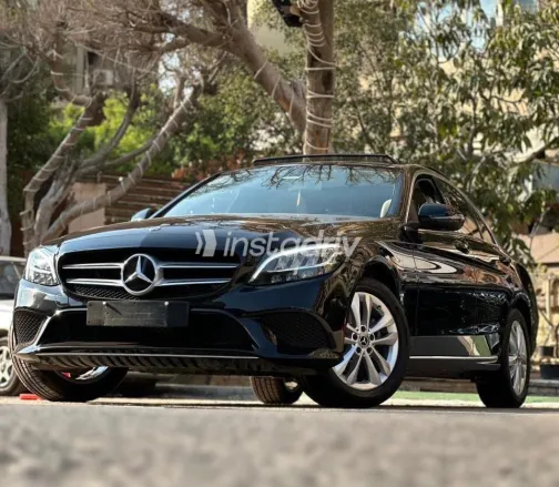 Mercedes C 180 2019 Black Automatic Used for Sale in Greater Cairo ( Cairo + Giza) - 1
