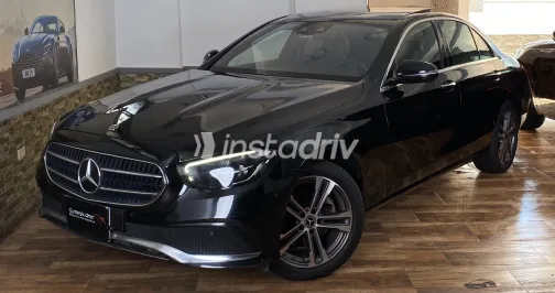 مرسيدس E 200 2021 أسود أوتوماتيك مستعملة للبيع في القاهرة الكبرى ( القاهرة - الجيزة) - 3