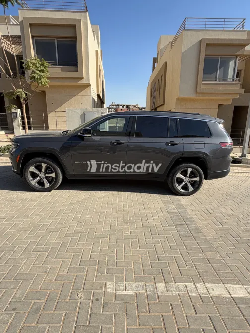 Jeep Grand Cherokee 2025 Gray Automatic Used for Sale in Greater Cairo ( Cairo + Giza) - 6