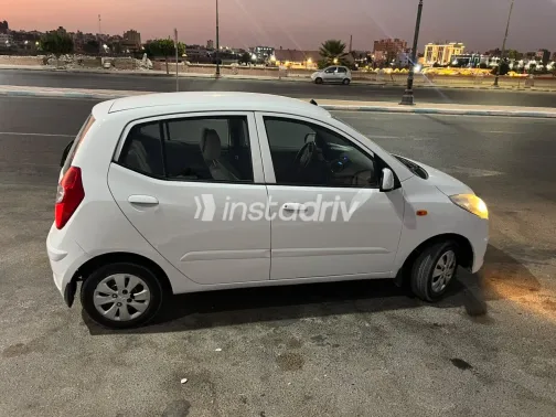 Hyundai I10 2014 White Automatic Used for Sale in Greater Cairo ( Cairo + Giza) - 2