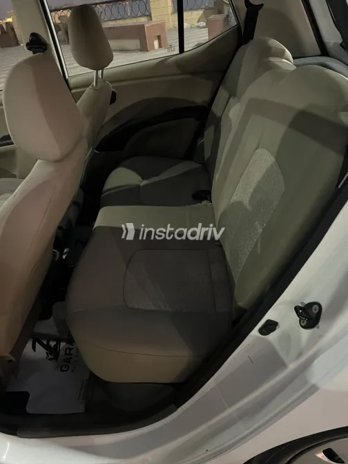 Hyundai I10 2014 White Automatic Used for Sale in Greater Cairo ( Cairo + Giza) - 5
