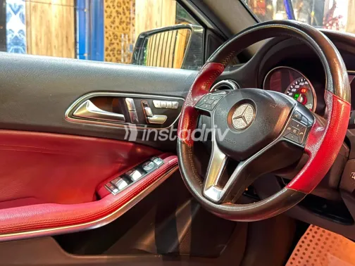 Mercedes GLC 250 2015 White Automatic Used for Sale in Greater Cairo ( Cairo + Giza) - 4