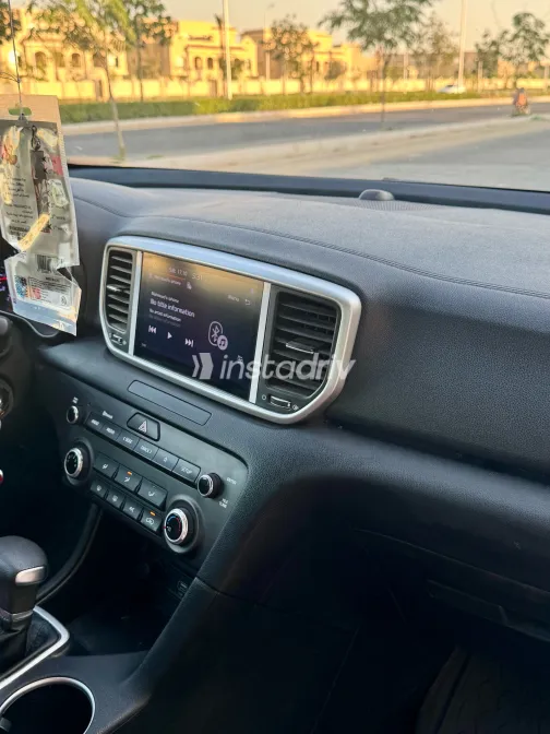 Kia Sportage 2022 Red Automatic Used for Sale in Greater Cairo ( Cairo + Giza) - 9