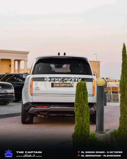 Land Rover Range Rover 2023 White Automatic Used for Sale in Greater Cairo ( Cairo + Giza) - 9