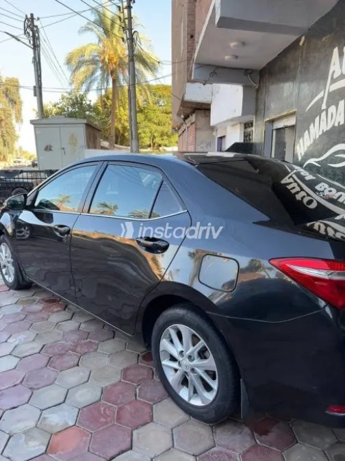 Toyota Corolla 2015 Black Automatic Used for Sale in Greater Cairo ( Cairo + Giza) - 4