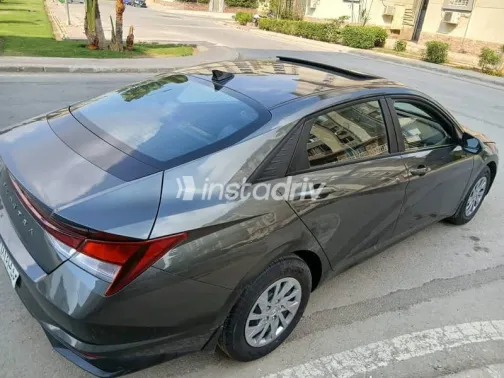Hyundai Elantra 2021 Gray Automatic Used for Sale in Nasr city - 3