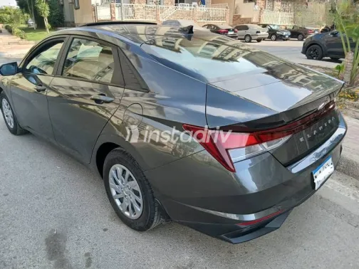 Hyundai Elantra 2021 Gray Automatic Used for Sale in Nasr city - 5