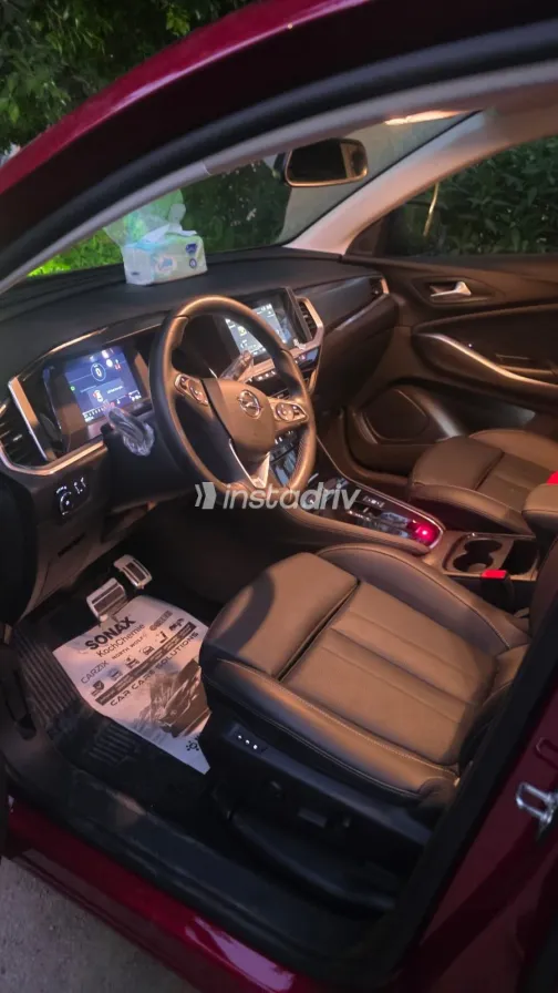 Opel Grandland 2024 Red Automatic Used for Sale in Greater Cairo ( Cairo + Giza) - 3