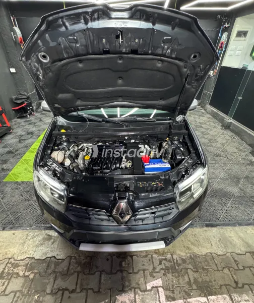Renault Sandero 2019 Gray Automatic Used for Sale in Greater Cairo ( Cairo + Giza) - 1