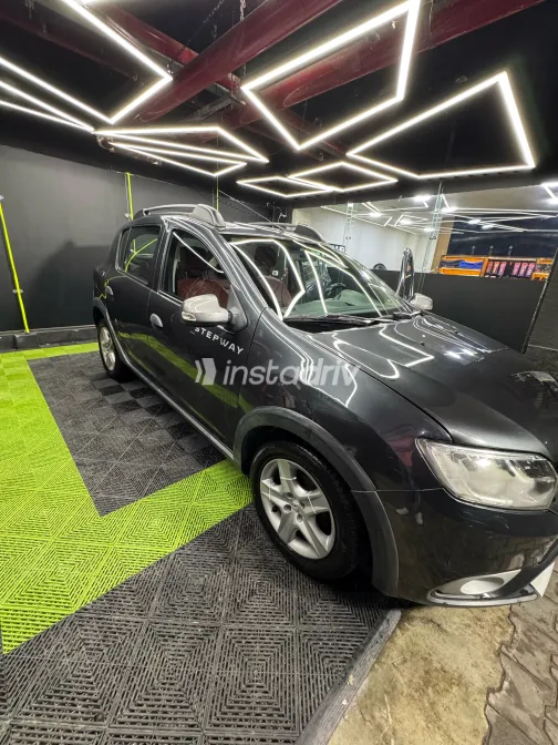 Renault Sandero 2019 Gray Automatic Used for Sale in Greater Cairo ( Cairo + Giza) - 5