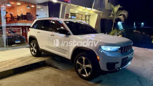Jeep Grand Cherokee 2023 White Automatic Used for Sale in Mohandessin - 2