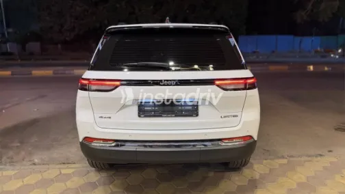 Jeep Grand Cherokee 2023 White Automatic Used for Sale in Mohandessin - 4