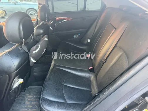 Mercedes E 320 2003 Black Automatic Used for Sale in Greater Cairo ( Cairo + Giza) - 3