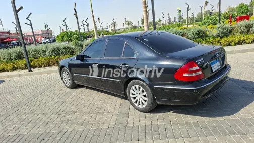 Mercedes E 320 2003 Black Automatic Used for Sale in Greater Cairo ( Cairo + Giza) - 4