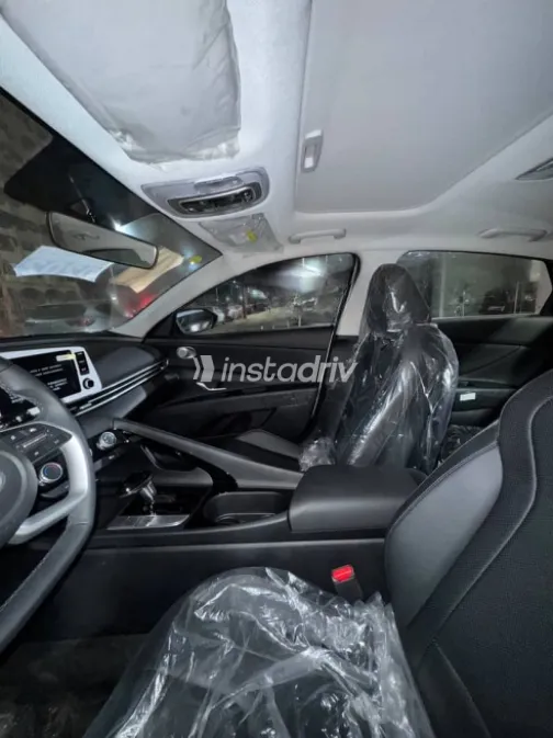 Hyundai Elantra 2025 White Automatic New for Sale in Greater Cairo ( Cairo + Giza) - 3