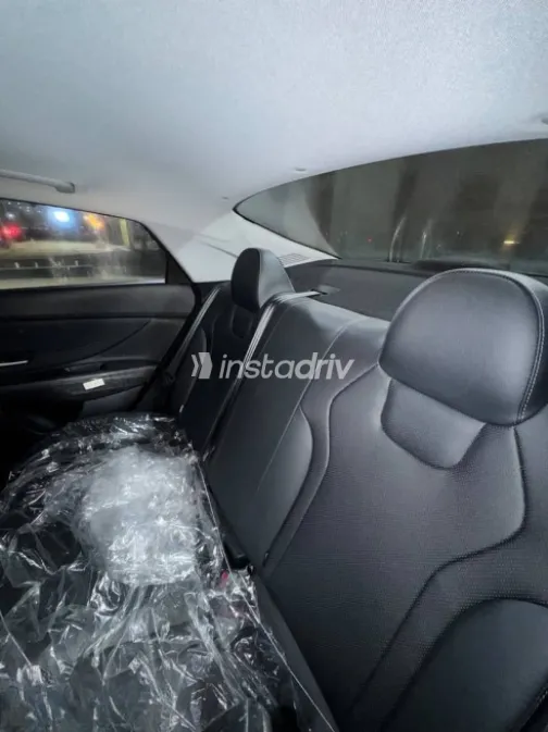 Hyundai Elantra 2025 White Automatic New for Sale in Greater Cairo ( Cairo + Giza) - 5