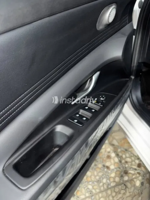 Hyundai Elantra 2025 White Automatic New for Sale in Greater Cairo ( Cairo + Giza) - 6