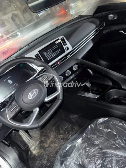 Hyundai Elantra 2025 White Automatic New for Sale in Greater Cairo ( Cairo + Giza) - 7