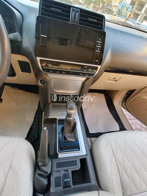 Toyota Land Cruiser 2022 White Automatic Used for Sale in Greater Cairo ( Cairo + Giza) - 4