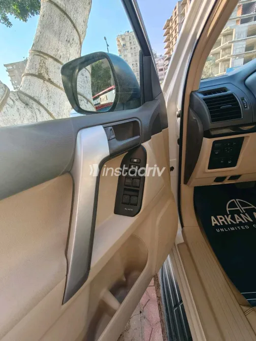 Toyota Land Cruiser 2022 White Automatic Used for Sale in Greater Cairo ( Cairo + Giza) - 5