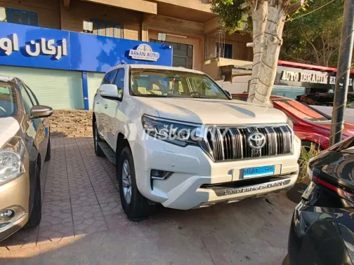Toyota Land Cruiser 2022 White Automatic Used for Sale in Greater Cairo ( Cairo + Giza) - 9