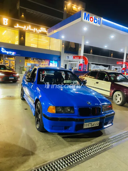 BMW 318 1992 Blue Manual Used for Sale in Greater Cairo ( Cairo + Giza) - 3