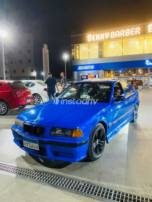 BMW 318 1992 Blue Manual Used for Sale in Greater Cairo ( Cairo + Giza) - 9