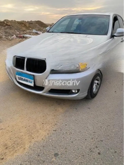 BMW 320 2009 Silver Automatic Used for Sale in El Katameya - 2